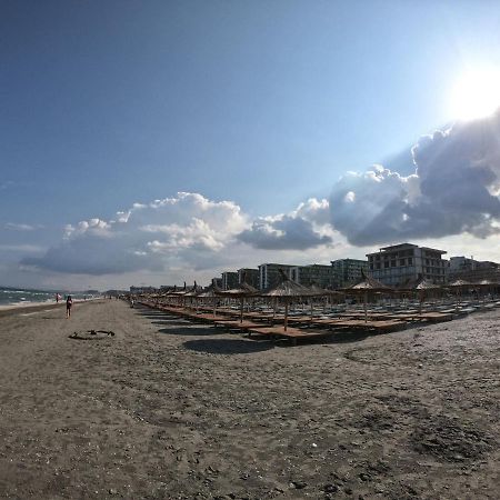 Aloha Lägenhet Năvodari Exteriör bild